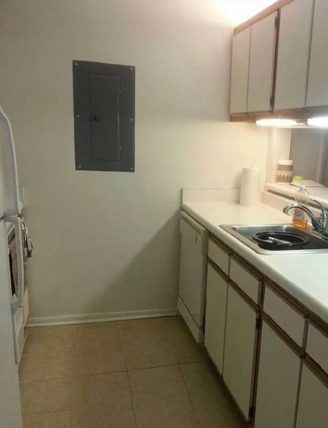 1341 Crab Orchard Dr, Unit 202 in Raleigh, NC - Foto de edificio - Building Photo