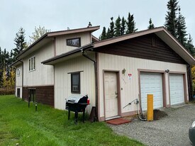 1417 26th Ave in Fairbanks, AK - Building Photo