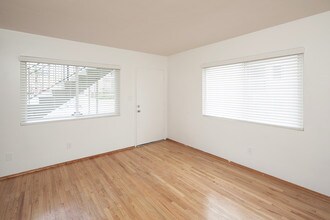 1240 Colusa St in San Diego, CA - Building Photo - Building Photo