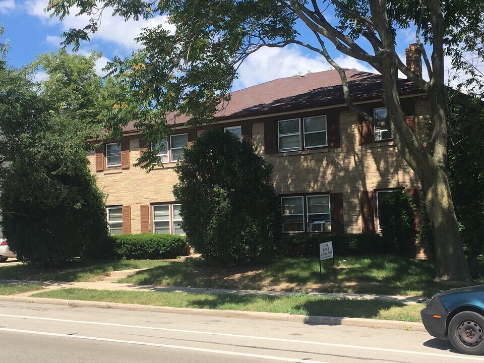 4820 W Forest Home Ave in Milwaukee, WI - Building Photo