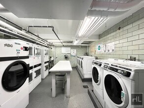 EAST 35 STREET in New York, NY - Foto de edificio - Building Photo