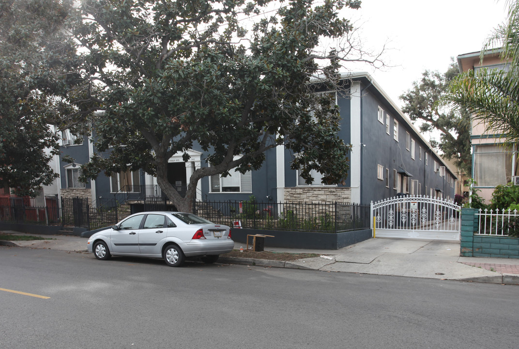 Hollywood Kingsley Apartments in Los Angeles, CA - Building Photo