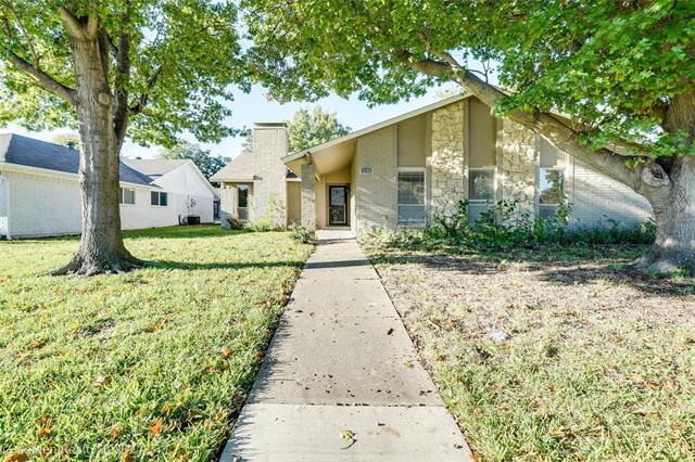 3504 Fontaine St in Plano, TX - Foto de edificio - Building Photo