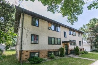 3039 California Stree NE in Minneapolis, MN - Building Photo - Building Photo