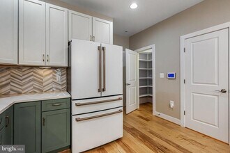 2205 Richmond Hwy in Alexandria, VA - Building Photo - Building Photo