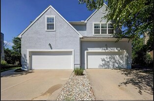 15922 W 91st Terrace in Lenexa, KS - Building Photo