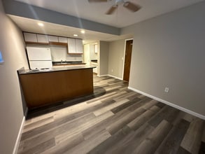 338 N Main St in Munroe Falls, OH - Building Photo - Building Photo