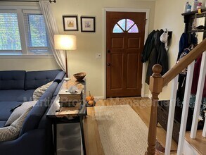 27 Burlington Rd in Bedford, MA - Building Photo - Building Photo