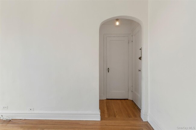 14 N Chatsworth Ave in Larchmont, NY - Building Photo - Building Photo