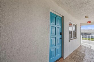 11655 3rd St E in Treasure Island, FL - Building Photo - Building Photo