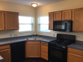 2440 Tiptop Dr in Indianapolis, IN - Building Photo - Building Photo