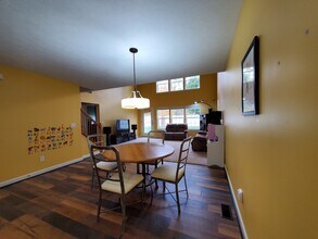 8937 Merryvale Dr in Twinsburg, OH - Building Photo - Building Photo