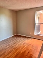 2150 SW 16th Ave, Unit 206 in Miami, FL - Foto de edificio - Building Photo