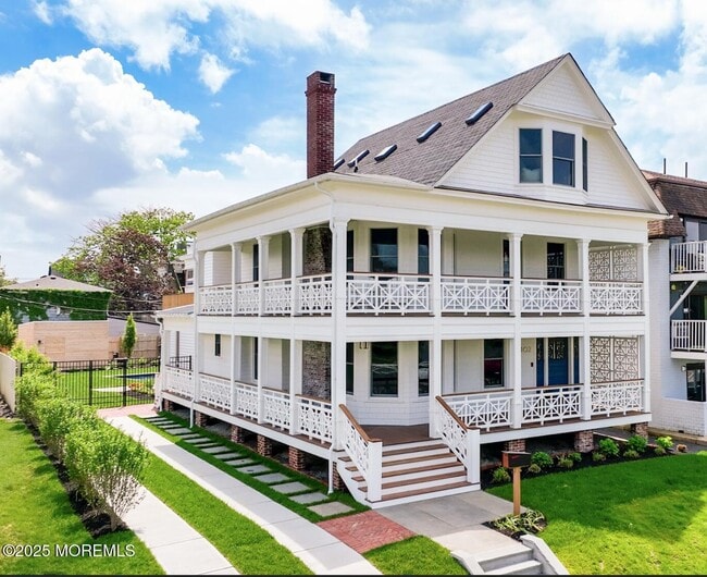 property at 402 Fifth Ave
