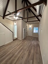 1375 Columbia St in Pittsburg, CA - Foto de edificio - Building Photo