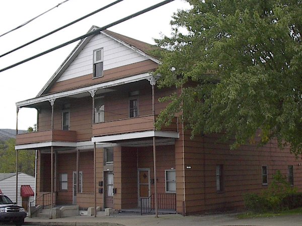 5 Unit Apartment Bldg in Fairchance, PA - Building Photo