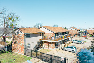 Midway Inn Apartments in Arlington, TX - Building Photo - Building Photo