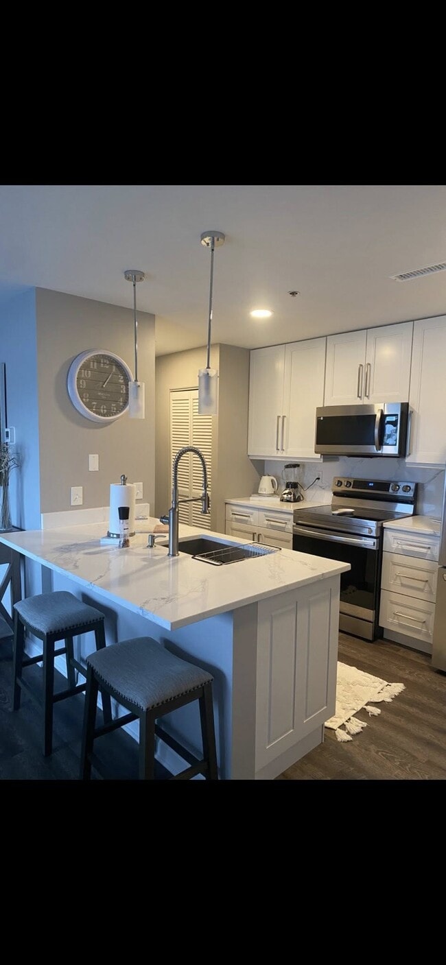 property at 2702 Lighthouse Pt E
