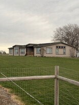 101 N Arms Rd in Outlook, WA - Building Photo