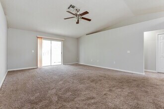 108 Spanish Bay Dr in Sanford, FL - Building Photo - Building Photo