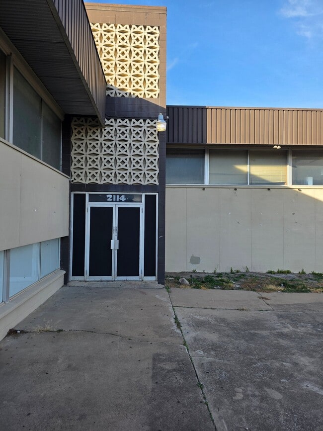 property at 2120 S Memorial Dr