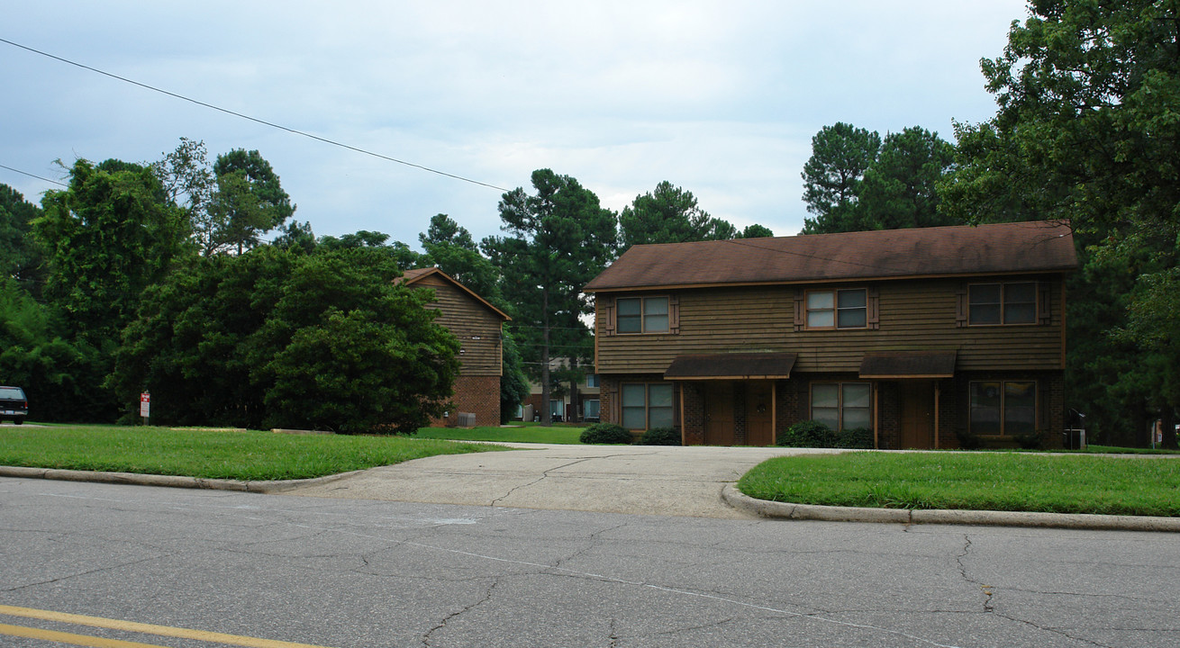 121 Ramblewood Dr in Raleigh, NC - Building Photo