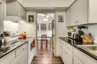 5330 Junius in Dallas, TX - Foto de edificio - Building Photo