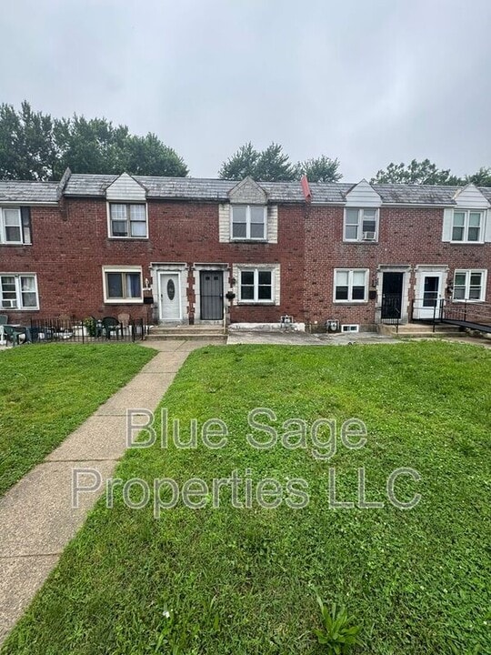 554 S 4th St in Darby, PA - Building Photo