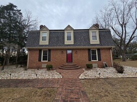 409 N Fulton St in Raeford, NC - Building Photo