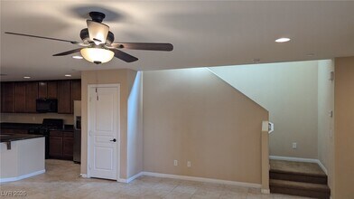 3072 Bicentennial Pkwy in Henderson, NV - Building Photo - Building Photo