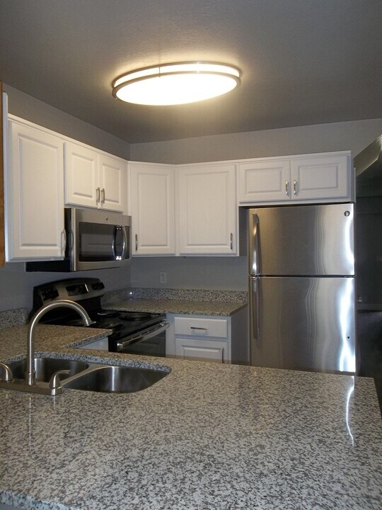 1231 Vine Ridge Way in Murray, UT - Building Photo