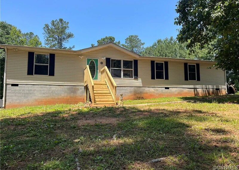 23550 Cutbank Rd in McKenney, VA - Building Photo