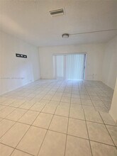 8958 W Sample Rd in Coral Springs, FL - Building Photo - Building Photo