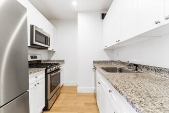 50 Murray St in New York, NY - Building Photo - Building Photo