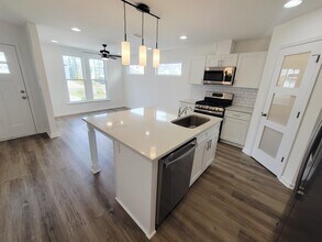 1367 Landon Hills Dr in Tallahassee, FL - Building Photo - Building Photo