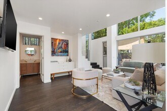 483 Carroll Canal Ct in Venice, CA - Building Photo - Building Photo