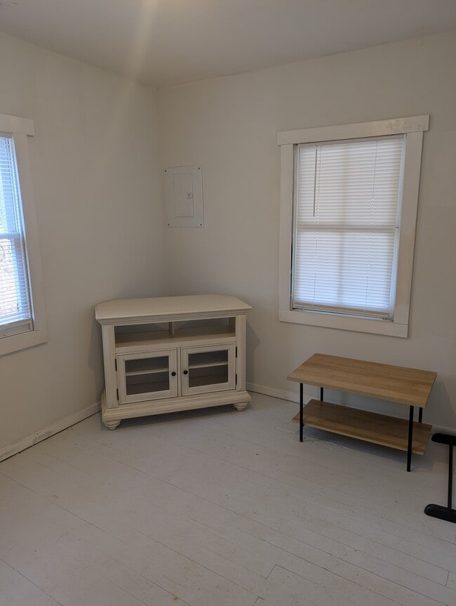 115 5th St in Colonial Beach, VA - Foto de edificio - Building Photo