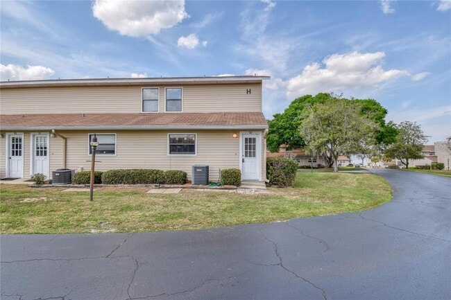 property at 11001 SE Sunset Harbor Rd