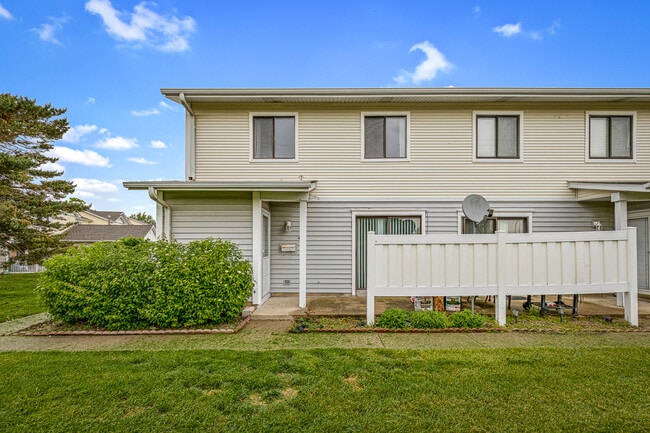 40 N Waterford Dr