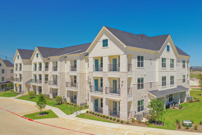 35 West at Champions Circle Apartments in Fort Worth, TX - Foto de edificio - Building Photo