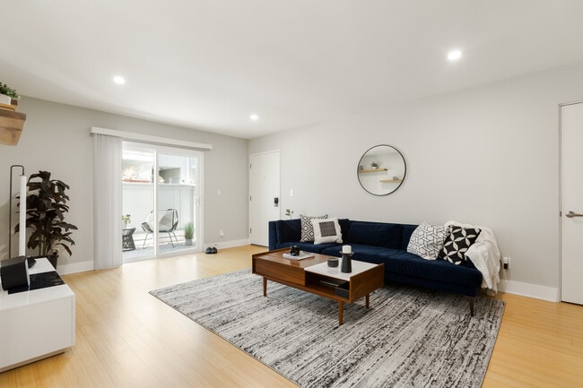 1535 Granville Ave, Unit 107 in Los Angeles, CA - Building Photo - Building Photo