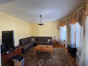 7 Englewood Ave, Unit 2 in Worcester, MA - Foto de edificio - Building Photo