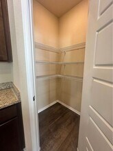 2019 Marshall Mnrs in Converse, TX - Foto de edificio - Building Photo