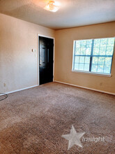 1106 NW Columbia Ave in Lawton, OK - Building Photo - Interior Photo