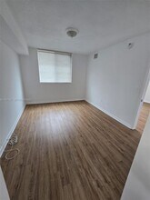 4242 NW 2nd St, Unit 1614 in Miami, FL - Foto de edificio - Building Photo