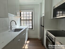1200 Massachusetts Ave, Unit 212 in Cambridge, MA - Building Photo