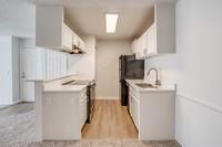 Residences at Bear Creek in Lakewood, CO - Building Photo - Interior Photo