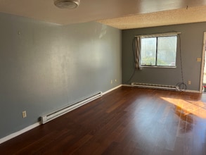 44 Royal Crest Dr in Pueblo, CO - Foto de edificio - Building Photo