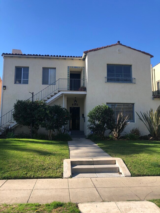 6282 Commodore Sloat Dr Apartments and Nearby Los Angeles Apartments