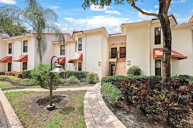 611 Serendipity Dr in Naples, FL - Building Photo - Building Photo